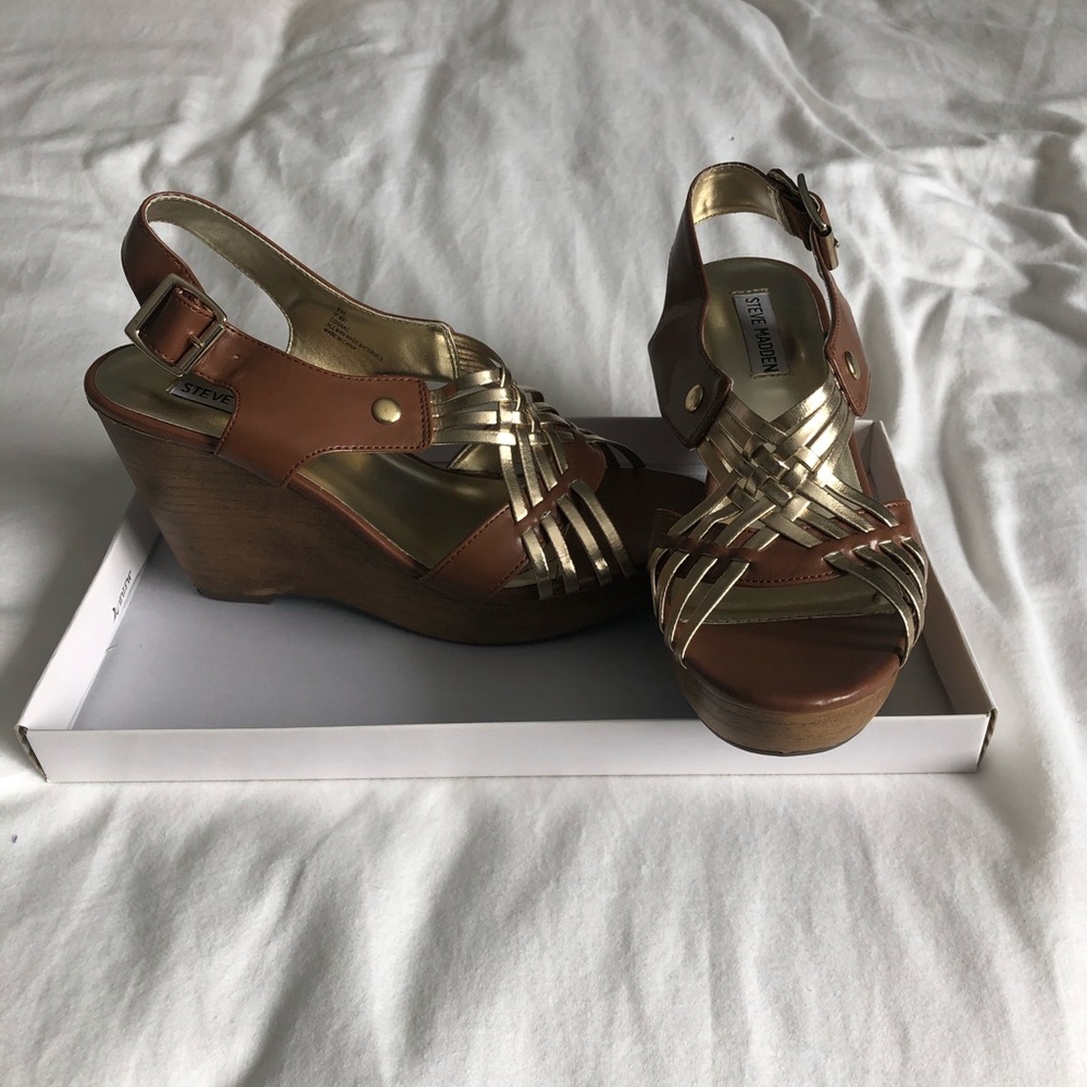 New Steve Madden Wedge Sandals -size 9